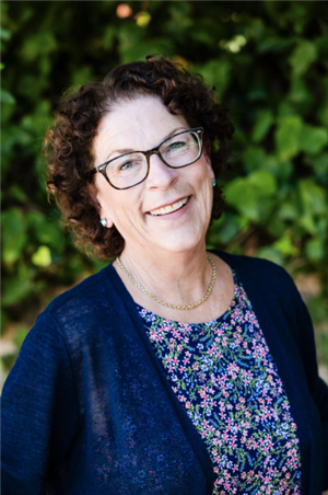 Dr. Louann Carlomagno, Community Care Award